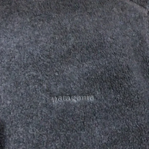 Patagonia Women’s Synchilla Arctic Fleece Jacket in Black & Grey, size Large - Picture 9 of 16